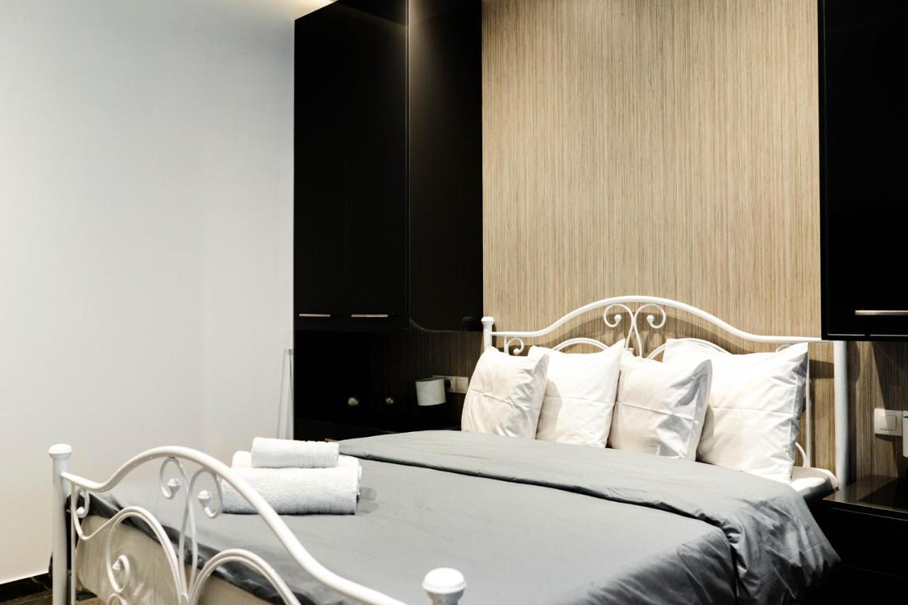 Larissa Railway &Metro Station Apartment Atenas Exterior foto