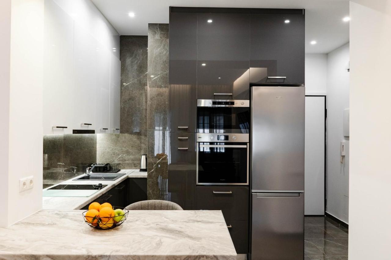 Larissa Railway &Metro Station Apartment Atenas Exterior foto